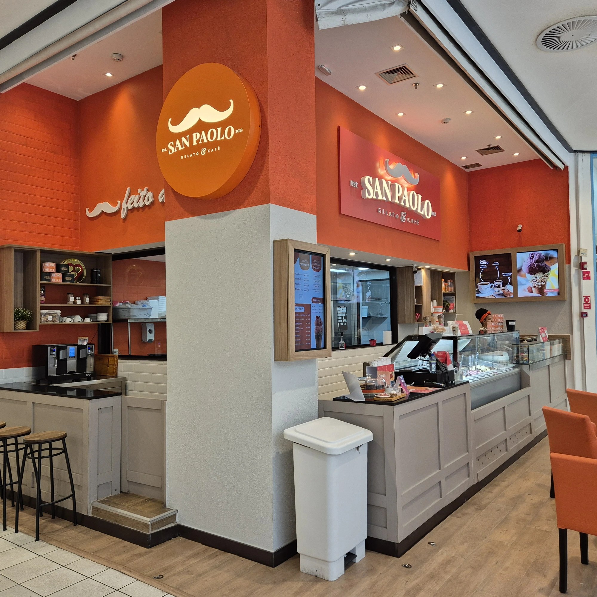 Fachada & Letreiro — San Paolo Gelato & Café