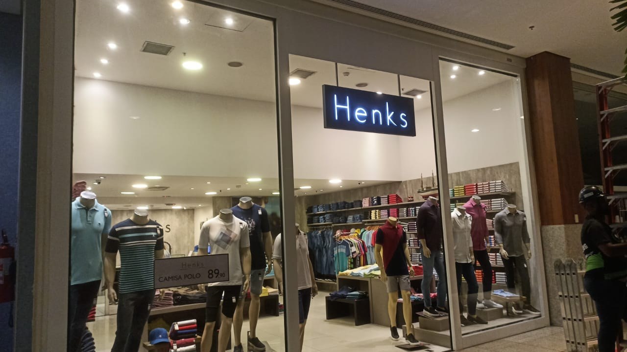 Letreiro Luminoso — Henks